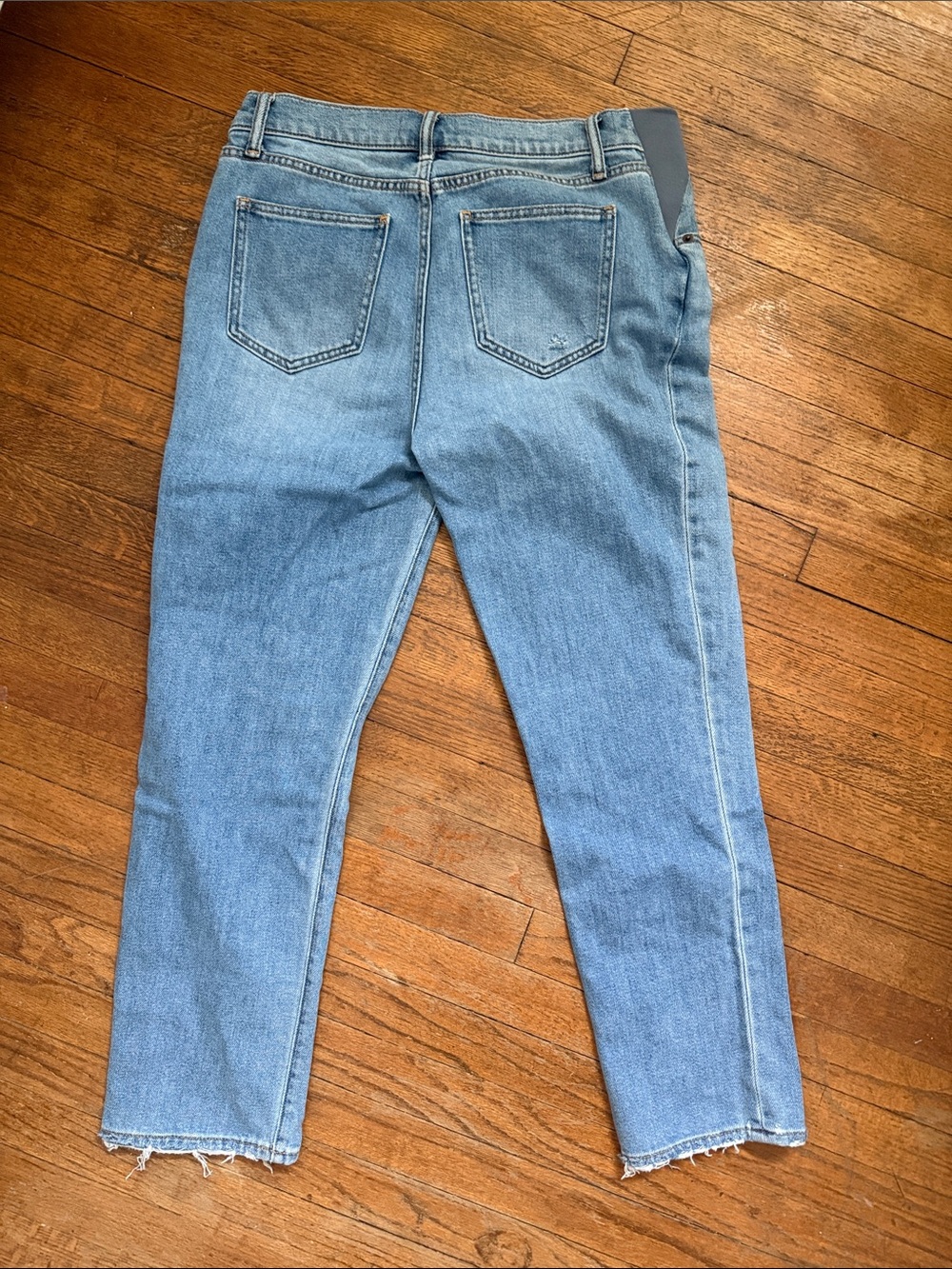 Hatch Maternity boyfriend distressed Jeans - Picture 7 of 7